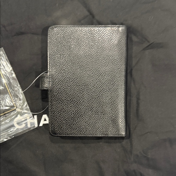 CHANEL Textured Black Leather agenda - Picture 5 of 7